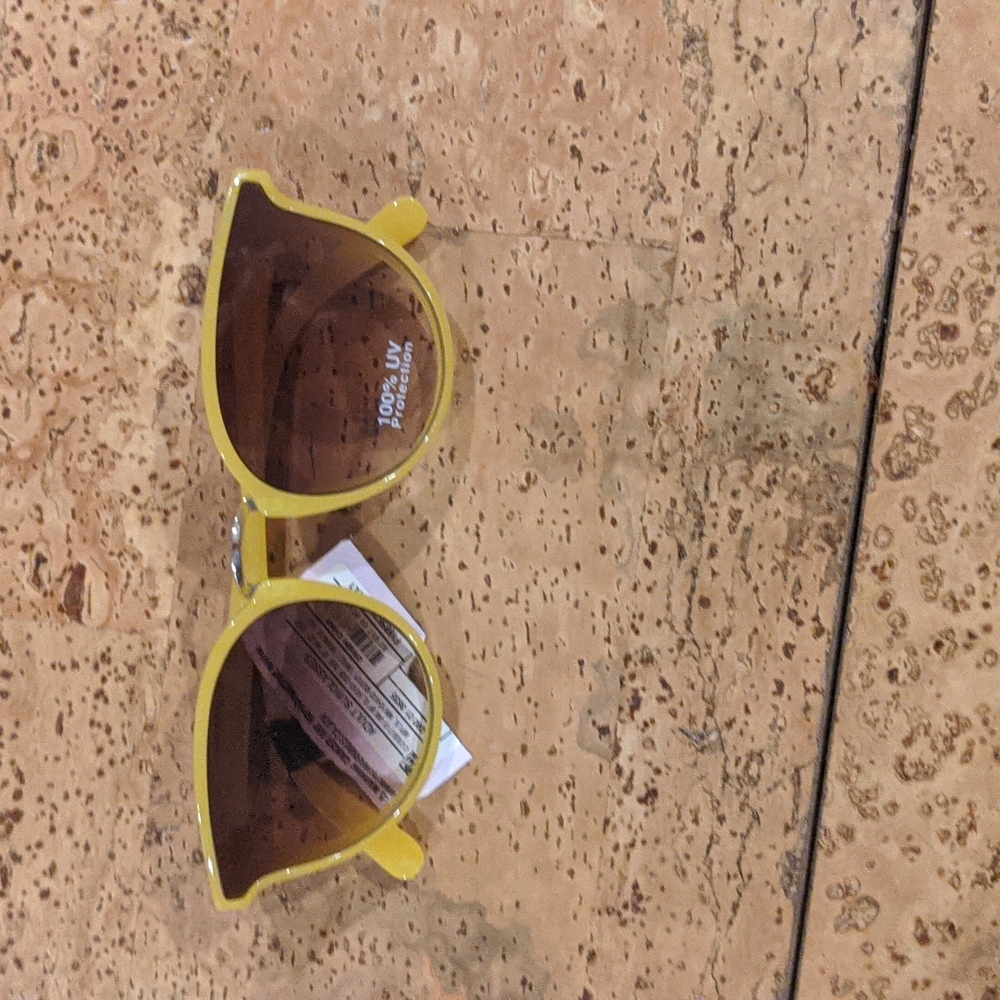 Wild fable yellow cat eye sunglasses